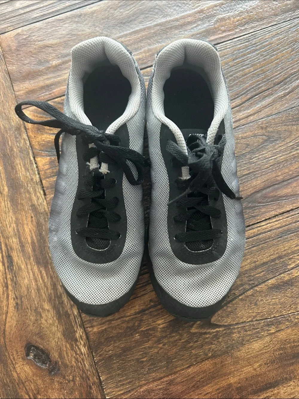 Nike Kids Grey and Black Casual Sneakers